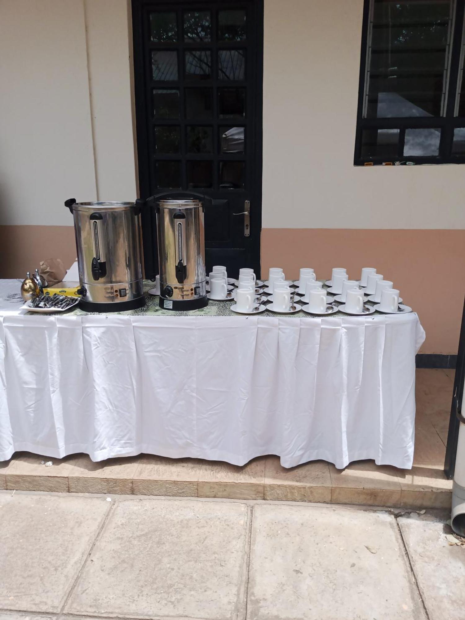 Deka Hotel Ngara Equity Nairobi Buitenkant foto