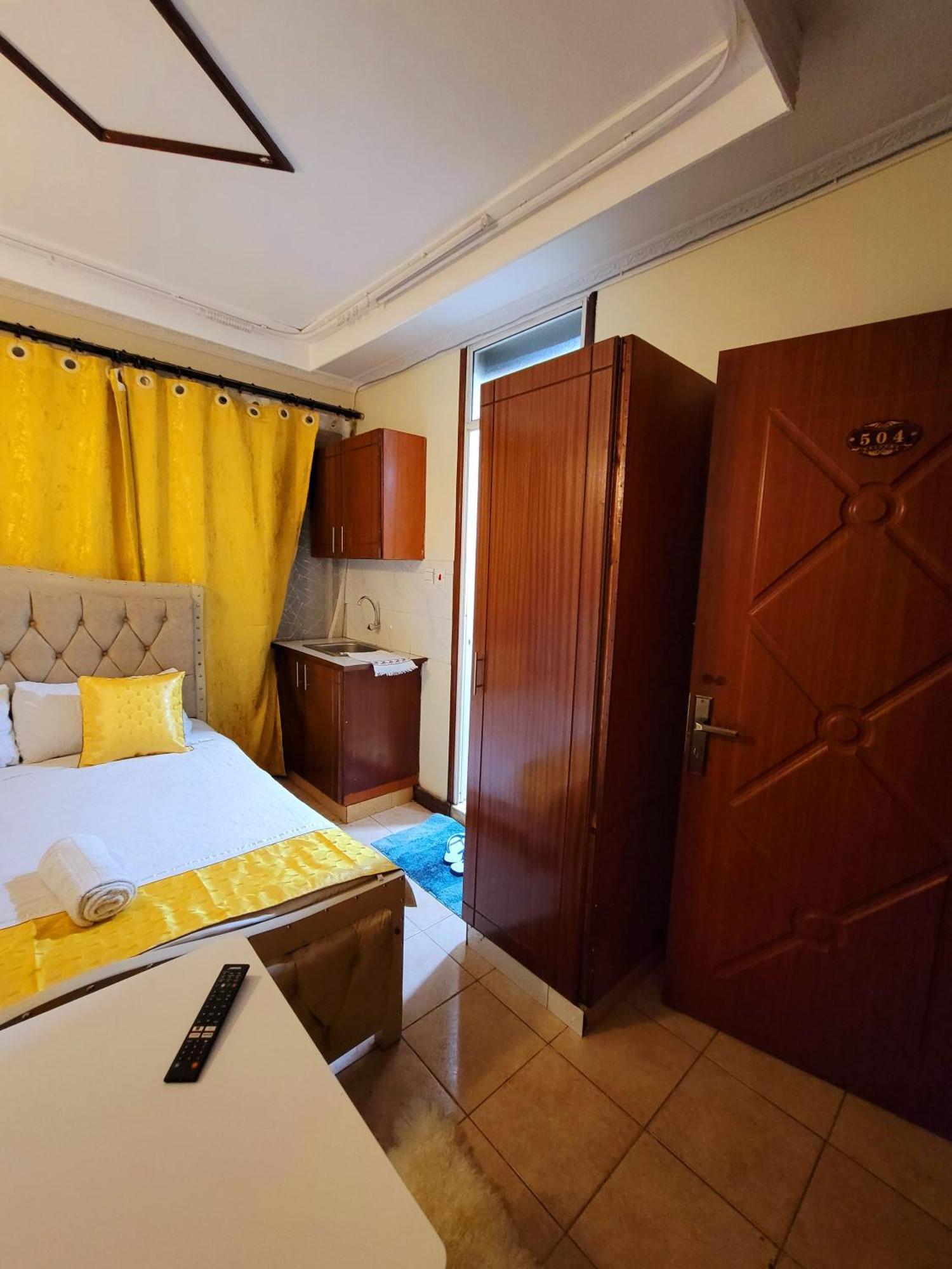 Deka Hotel Ngara Equity Nairobi Buitenkant foto
