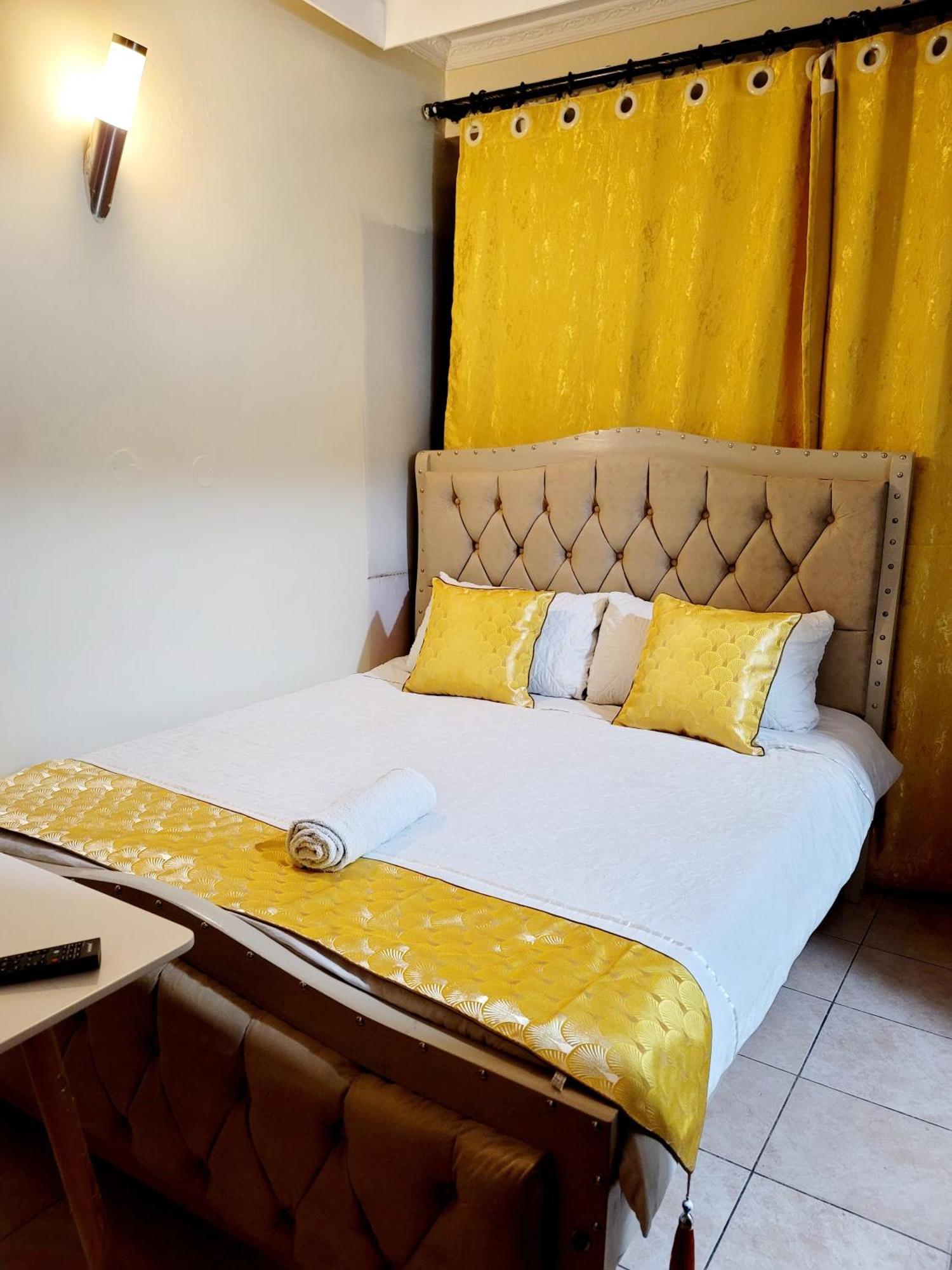 Deka Hotel Ngara Equity Nairobi Buitenkant foto