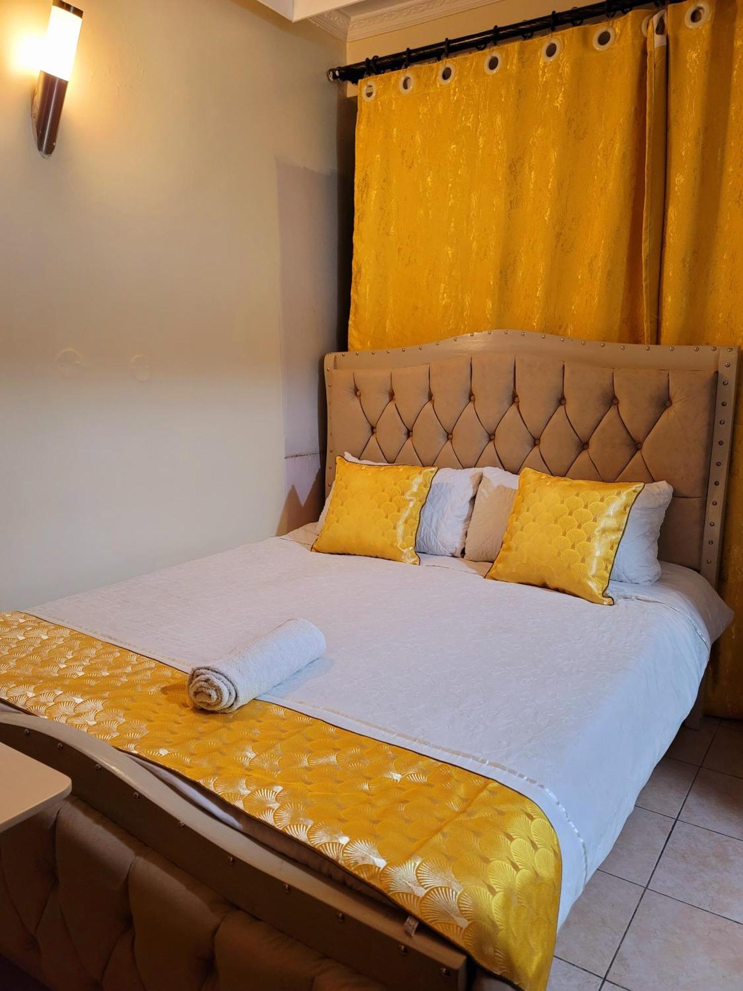 Deka Hotel Ngara Equity Nairobi Buitenkant foto