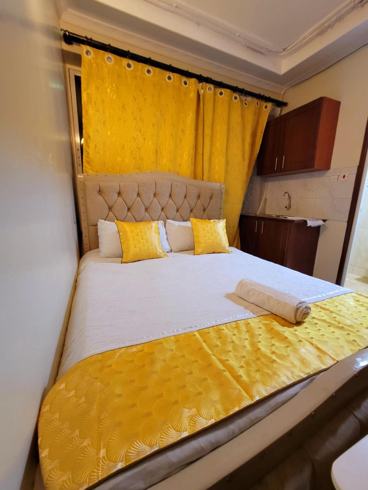 Deka Hotel Ngara Equity Nairobi Buitenkant foto