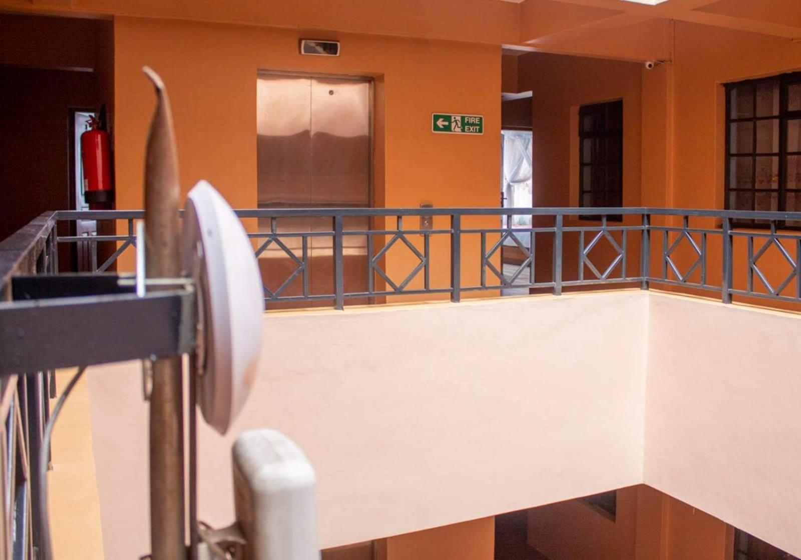 Deka Hotel Ngara Equity Nairobi Buitenkant foto