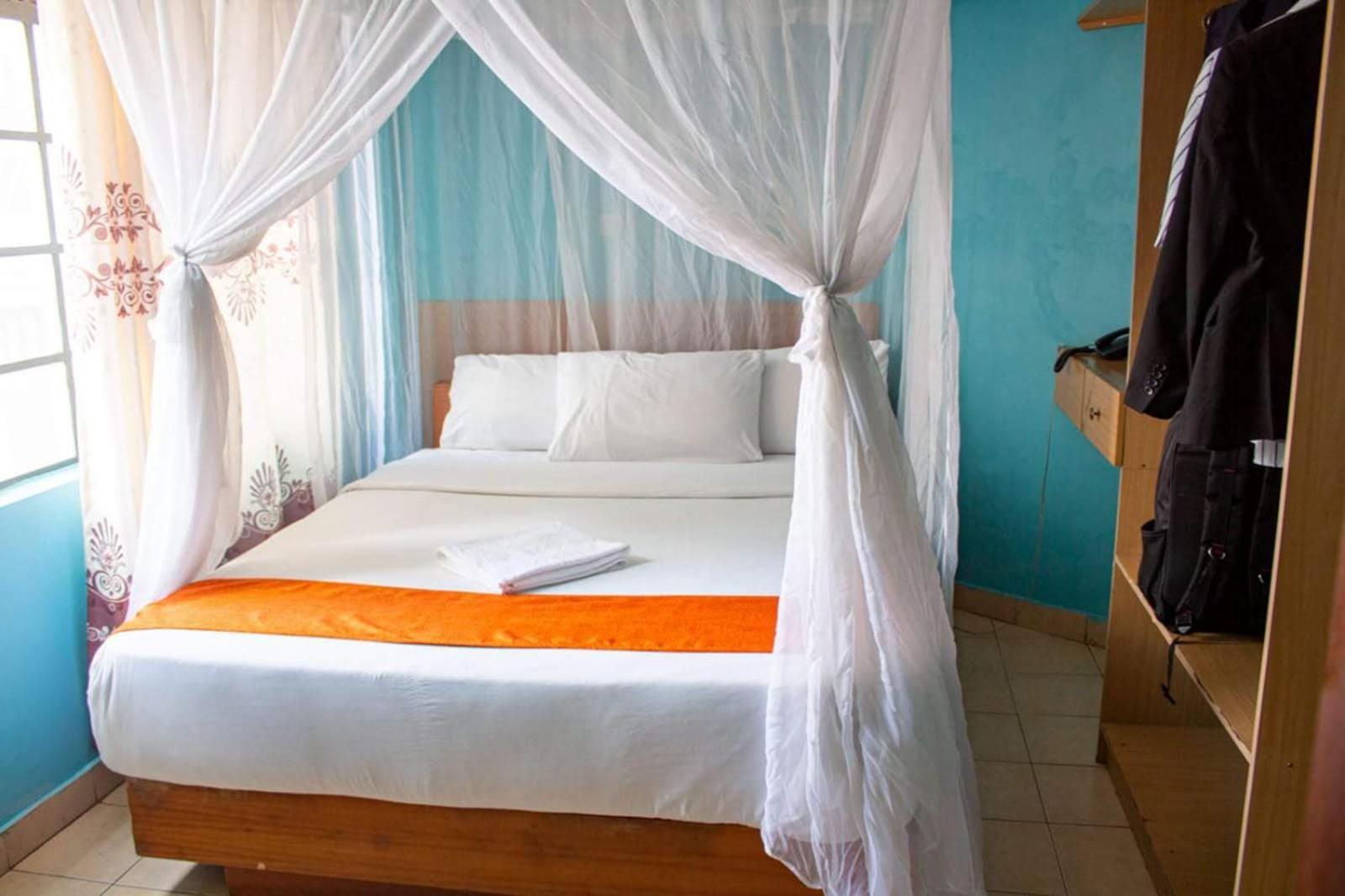 Deka Hotel Ngara Equity Nairobi Buitenkant foto